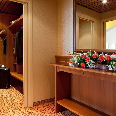 Atahotel Quark Hotel 4*