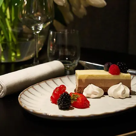 酒店 Atahotel Quark 4*